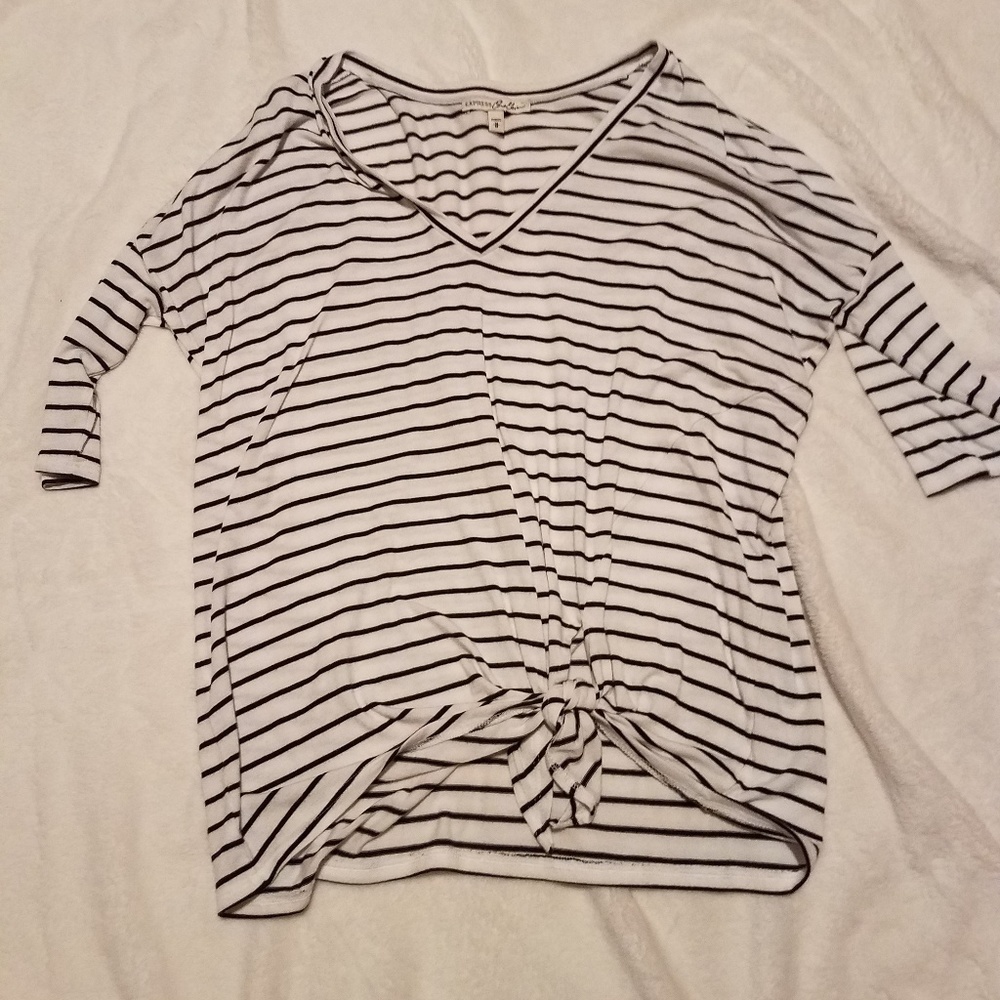 Express tie front top